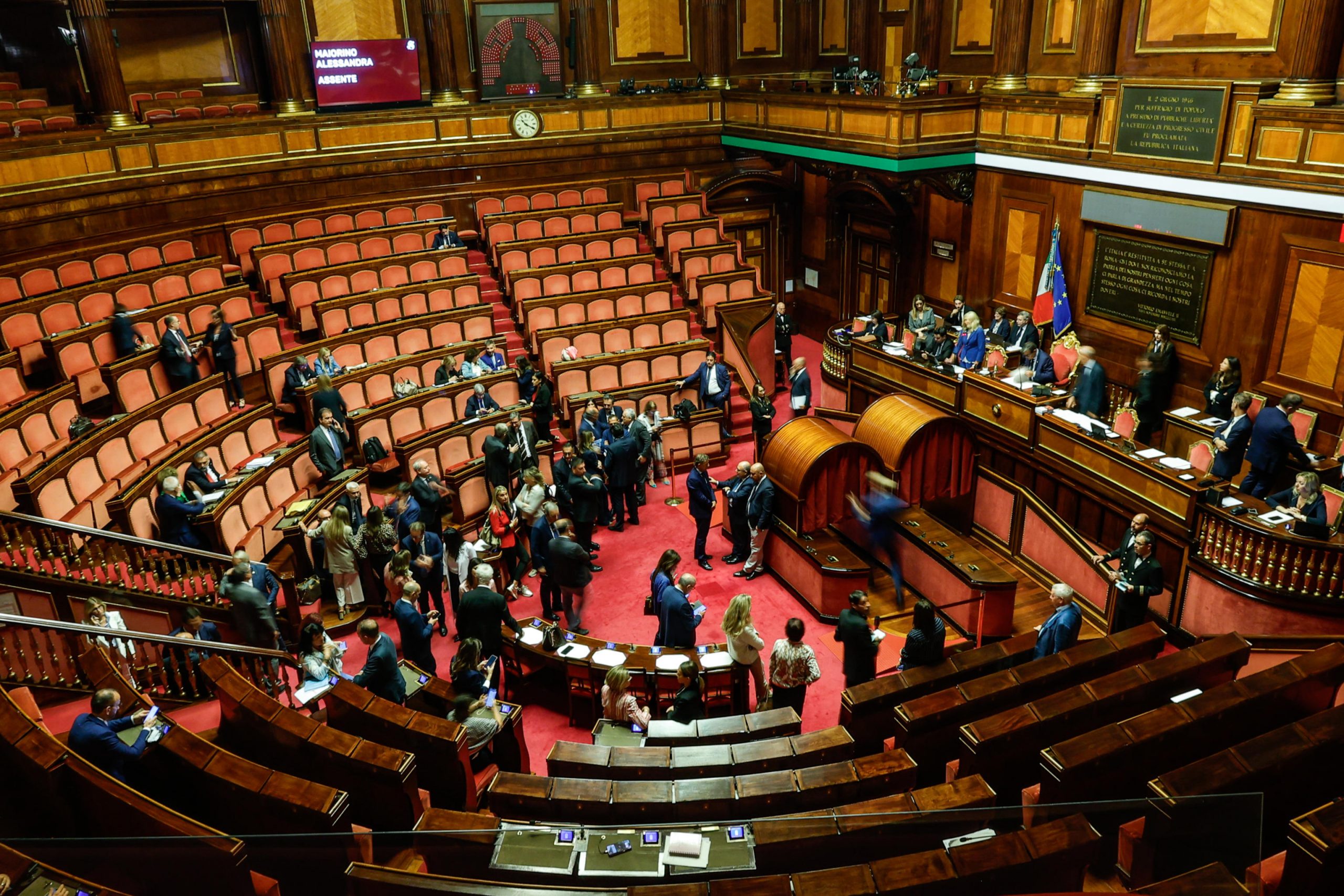Su Dazi e Almasri il governo non riferirà in Parlamento. Ira delle opposizioni Su Dazi e Almasri il governo non riferirà in Parlamento. Ira delle opposizioni