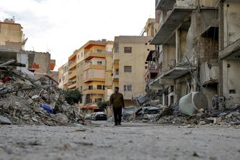 Attacco di Israele in Libano: ucciso un comandante di Hezbollah Attacco di Israele in Libano: ucciso un comandante di Hezbollah