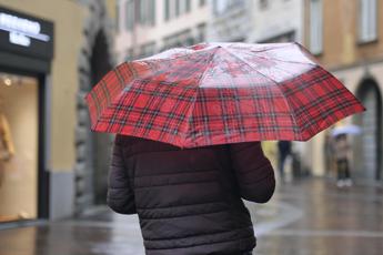 il maltempo flagella la liguria allerta anche in toscana