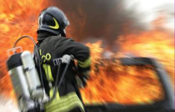 Incendio a Roma: nube di fumo visibile da Prati e dai Musei Vaticani Incendio a Roma: nube di fumo visibile da Prati e dai Musei Vaticani