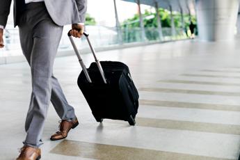 Ryanair: agli addetti 2,50 euro per ogni bagaglio fuori misura Ryanair: agli addetti 2,50 euro per ogni bagaglio fuori misura