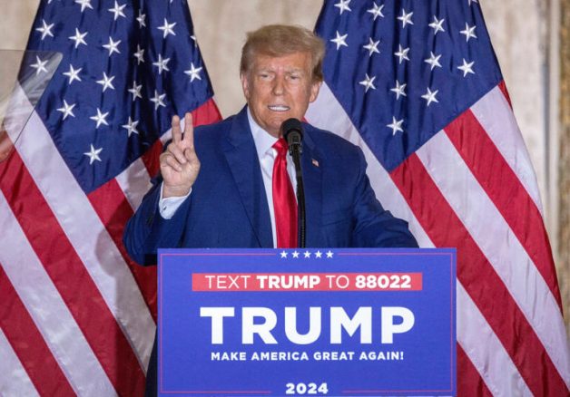 Trump stanga l’Ue: “Da giugno dazi al 50%” Trump stanga l’Ue: “Da giugno dazi al 50%”