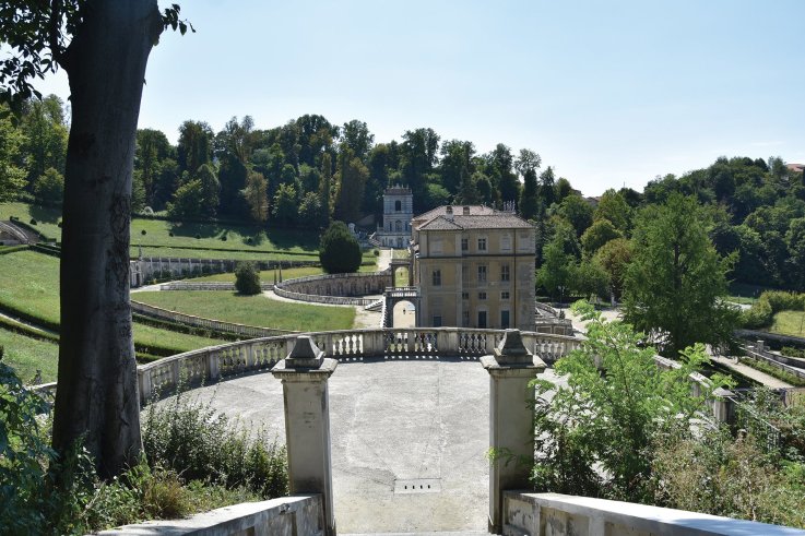 villa regina pacis comenduno