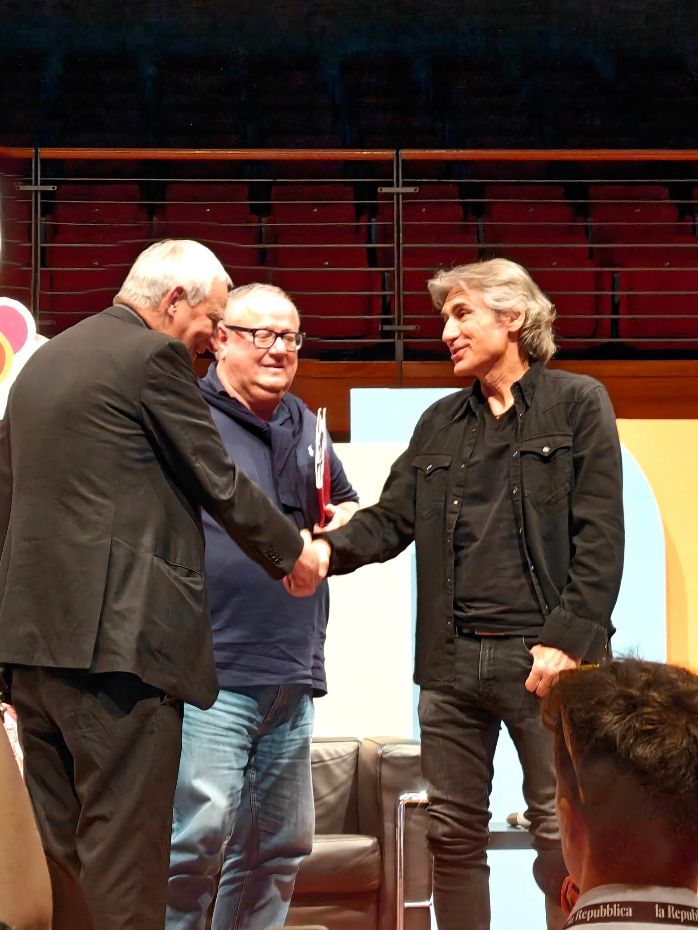 luciano ligabue e matteo maria zuppi il dialogo della speranza