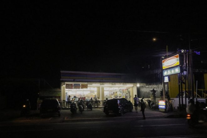 Bali come Spagna e Portogallo: blackout esteso e turisti nel panico Bali come Spagna e Portogallo: blackout esteso e turisti nel panico