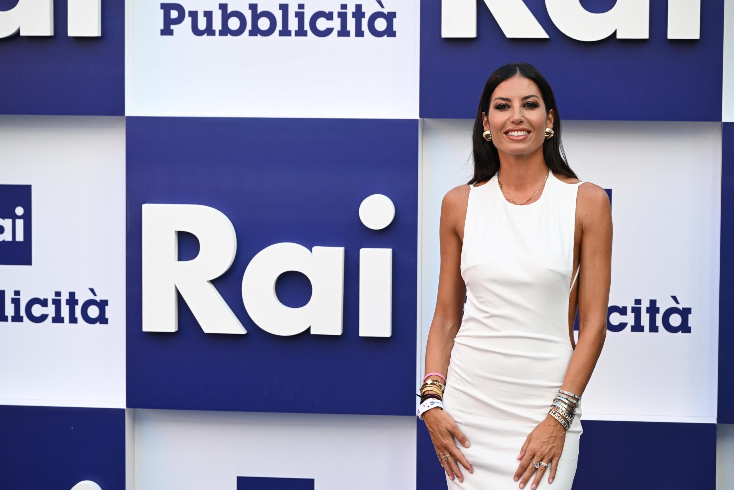 L’INTERVISTA Elisabetta da Lidentita.it l intervista – elisabetta gregoraci gioco con un pubblico che è parte dello show