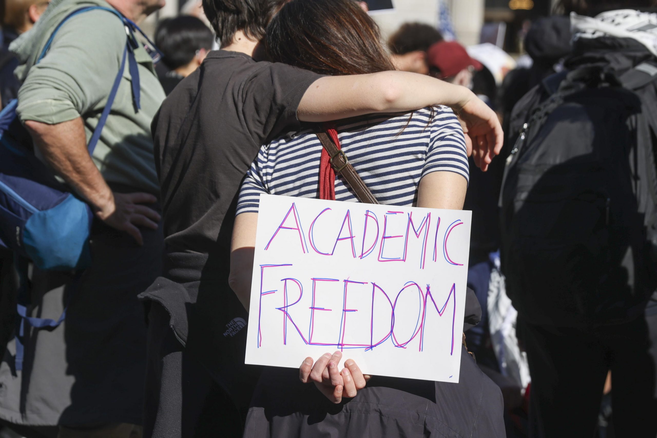 CON LA CULTURA SI MANGIA – Trump contro Harvard, potere contro cultura CON LA CULTURA SI MANGIA – Trump contro Harvard, potere contro cultura