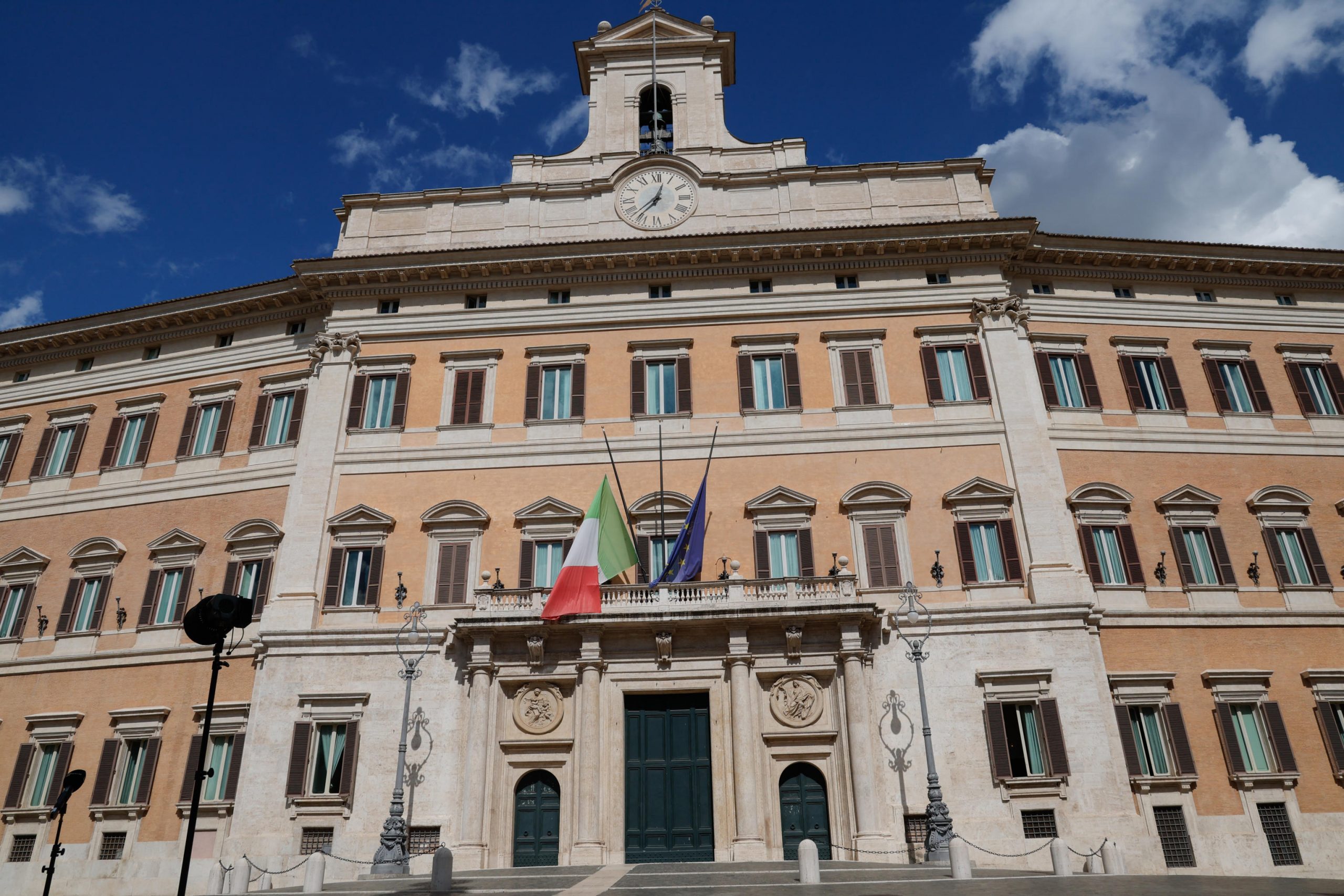 Bagarre alla Camera sul decreto Sicurezza Bagarre alla Camera sul decreto Sicurezza