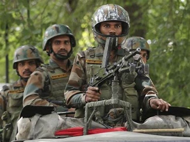 India e Pakistan vanno allo scontro militare India e Pakistan vanno allo scontro militare