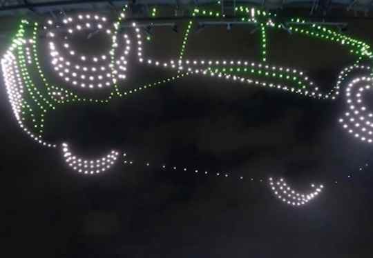 Roma, droni illuminano il cielo per il lancio della nuova elettrica BYD Dolphin Surf Roma, droni illuminano il cielo per il lancio della nuova elettrica BYD Dolphin Surf