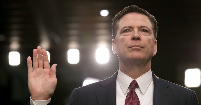 Usa: le conchiglie di Comey sollevano un caso politico Usa: le conchiglie di Comey sollevano un caso politico