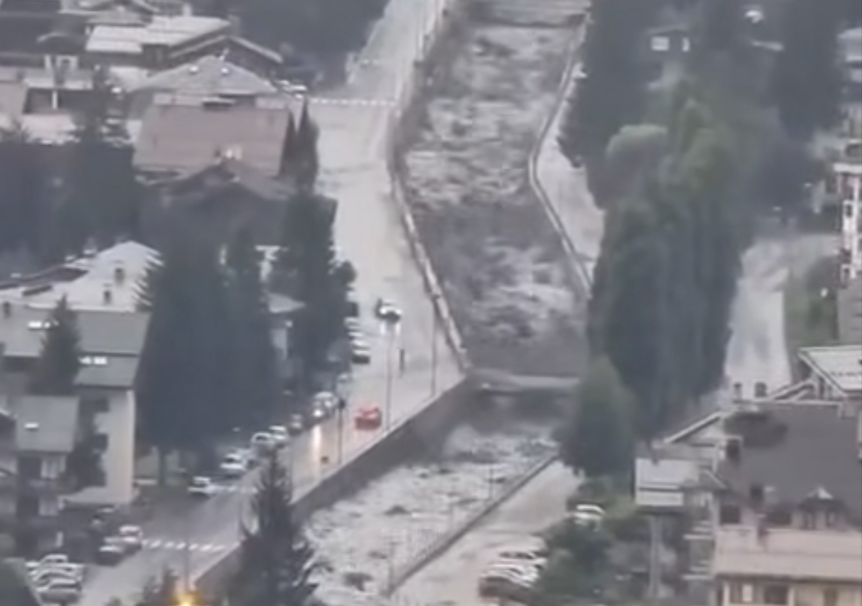 A Bardonecchia torna l’incubo alluvione. Vittima un uomo di 50 anni A Bardonecchia torna l’incubo alluvione. Vittima un uomo di 50 anni
