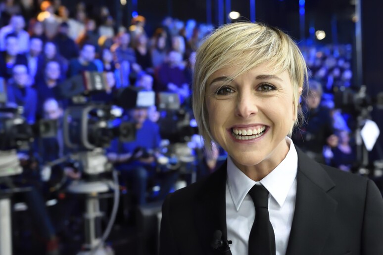 Si scaldano i motori per “OnStage” con De Vivo: il ricordo di Nadia Toffa Si scaldano i motori per “OnStage” con De Vivo: il ricordo di Nadia Toffa