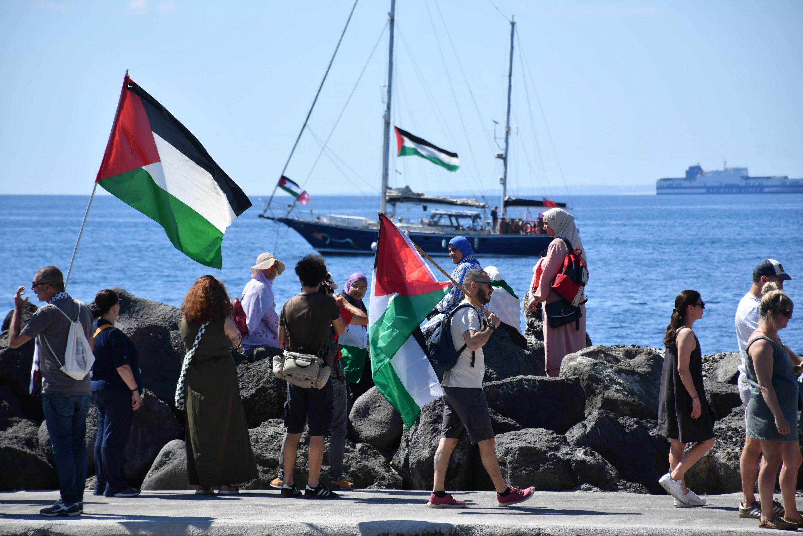 Global Sumud Flotilla, Israele: “Attivisti come i terroristi” Global Sumud Flotilla, Israele: “Attivisti come i terroristi”