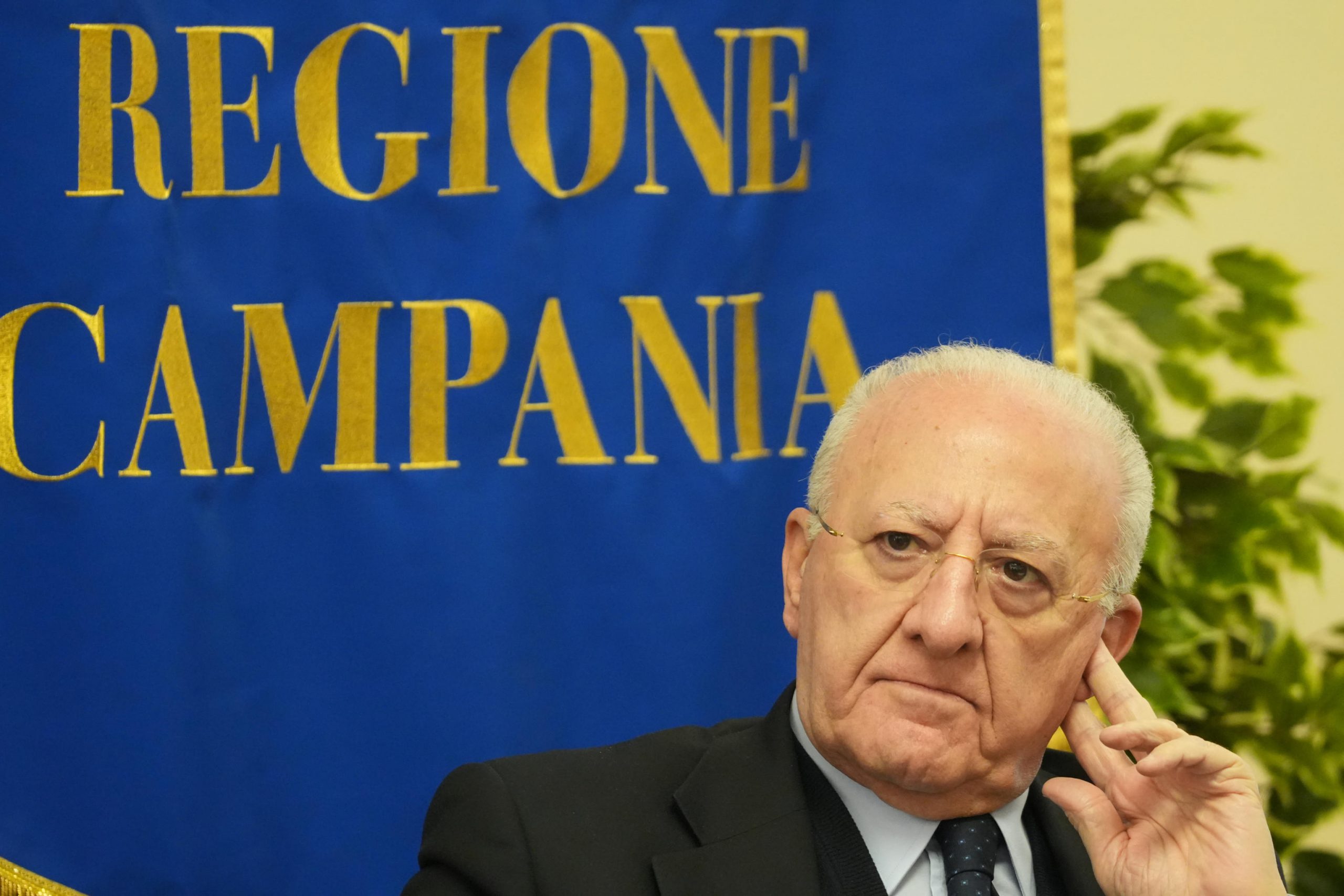 campania regionali allo scoglio terzo mandato de luca e la speranza meloni