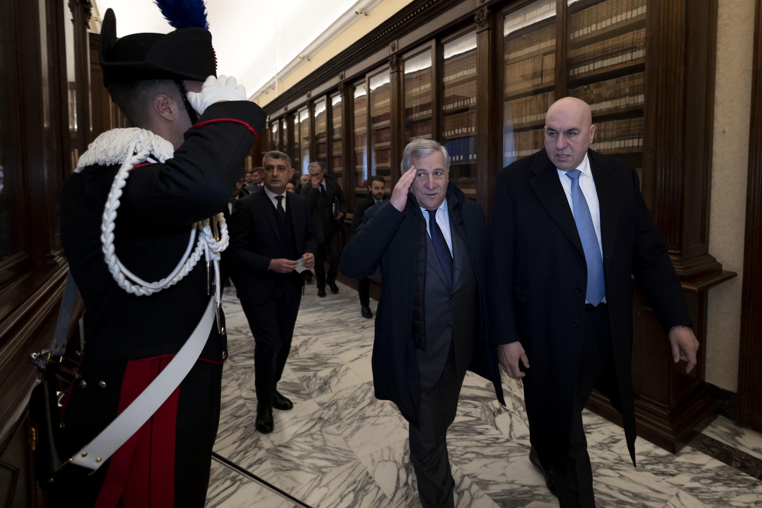 Tajani e Crosetto indicano la linea italiana sul conflitto tra Iran e Israele Tajani e Crosetto indicano la linea italiana sul conflitto tra Iran e Israele