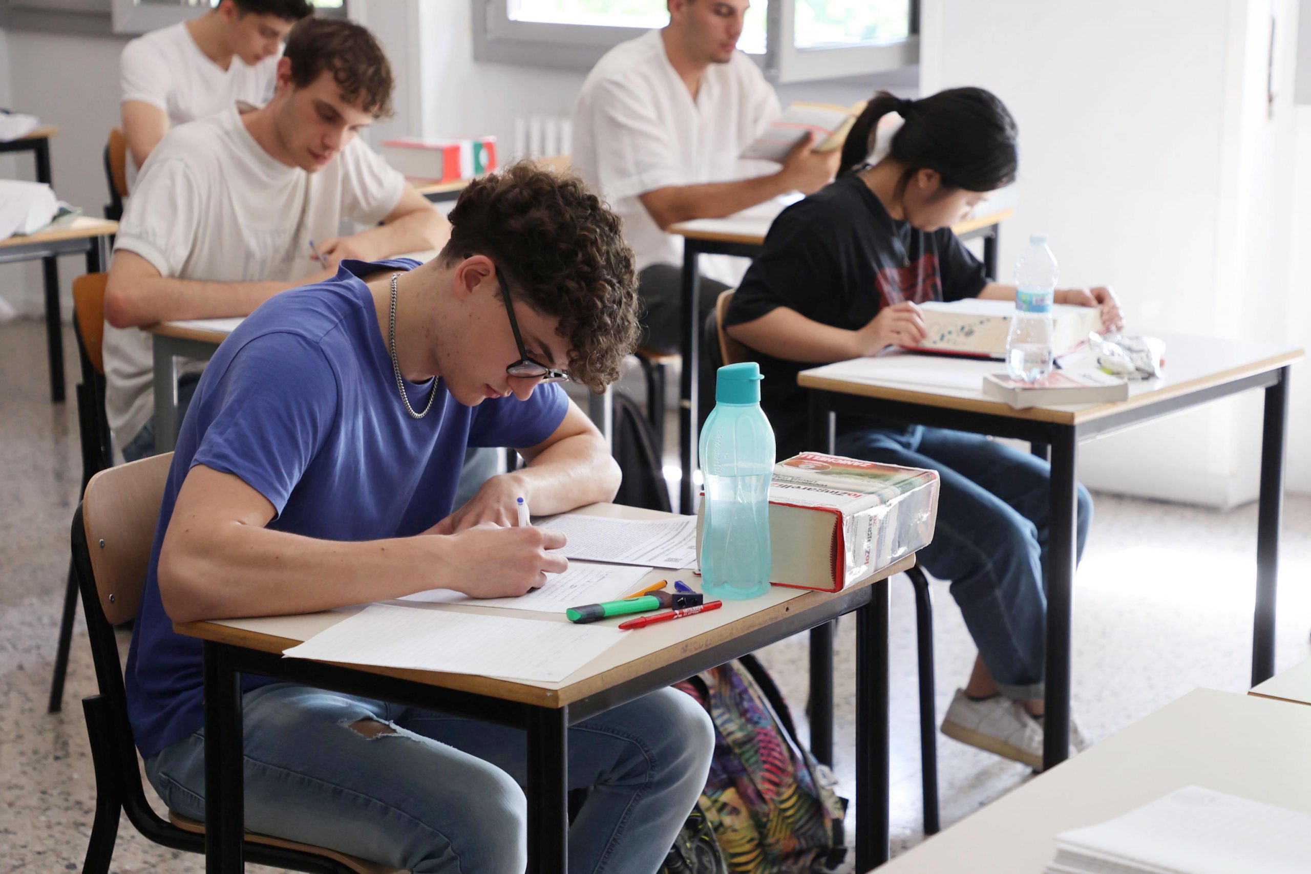 Maturità 2025: countdown sotto il sole e le possibili tracce Maturità 2025: countdown sotto il sole e le possibili tracce