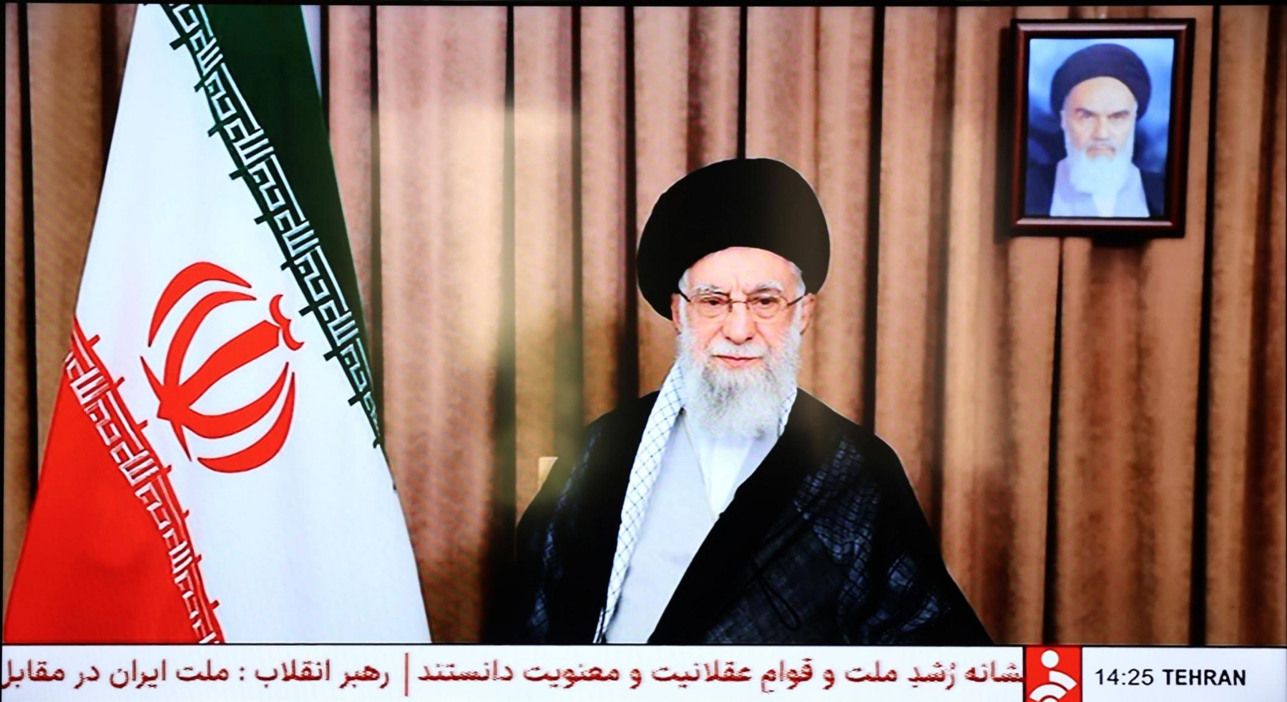 Khamenei in tv accusa Israele e avvisa Trump: “Non ci arrendiamo” Khamenei in tv accusa Israele e avvisa Trump: “Non ci arrendiamo”