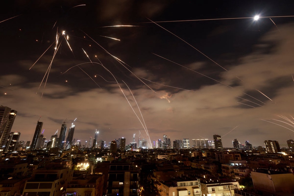 La guerra tra Israele e Iran. È tutto un (fragile) equilibrio sopra la follia La guerra tra Israele e Iran. È tutto un (fragile) equilibrio sopra la follia