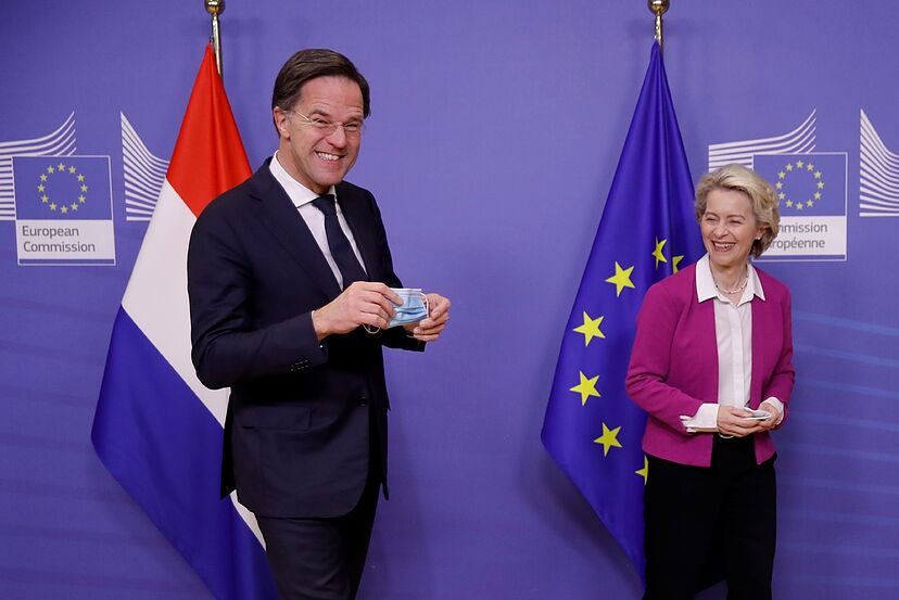 Rutte e von der Leyen dissotterrano l’Aja di guerra Rutte e von der Leyen dissotterrano l’Aja di guerra