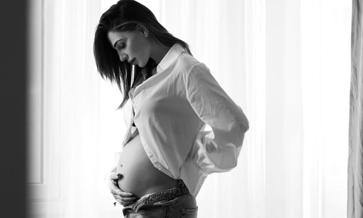 Anna Tatangelo è incinta del suo secondo figlio: il gossip su chi sia il padre Anna Tatangelo è incinta del suo secondo figlio: il gossip su chi sia il padre