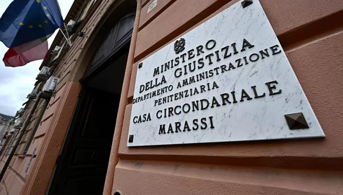 Rivolta rientrata a Marassi: disordini e un ferito, detenuti sui tetti dopo un tentato stupro Rivolta rientrata a Marassi: disordini e un ferito, detenuti sui tetti dopo un tentato stupro