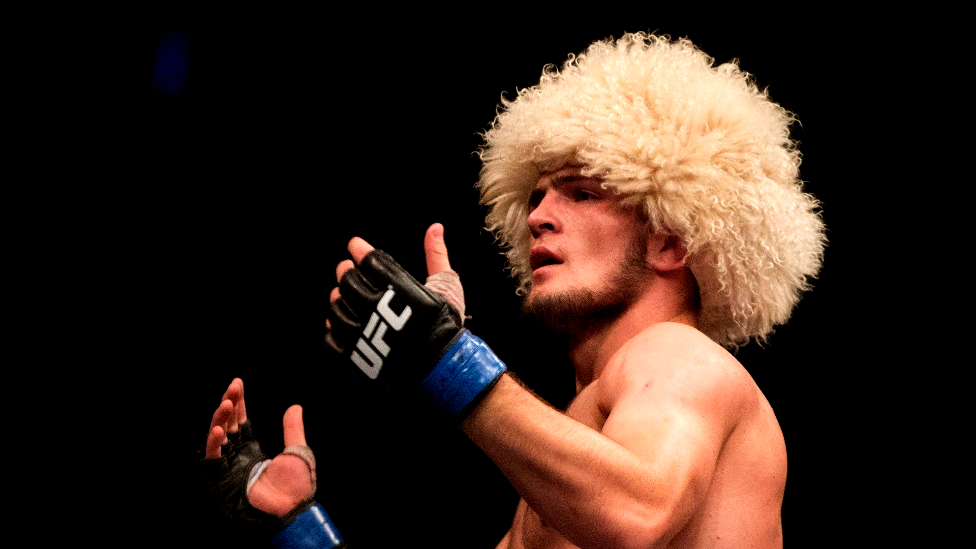 Monaco: Khabib e la stretta di mano mancata per motivi religiosi Monaco: Khabib e la stretta di mano mancata per motivi religiosi