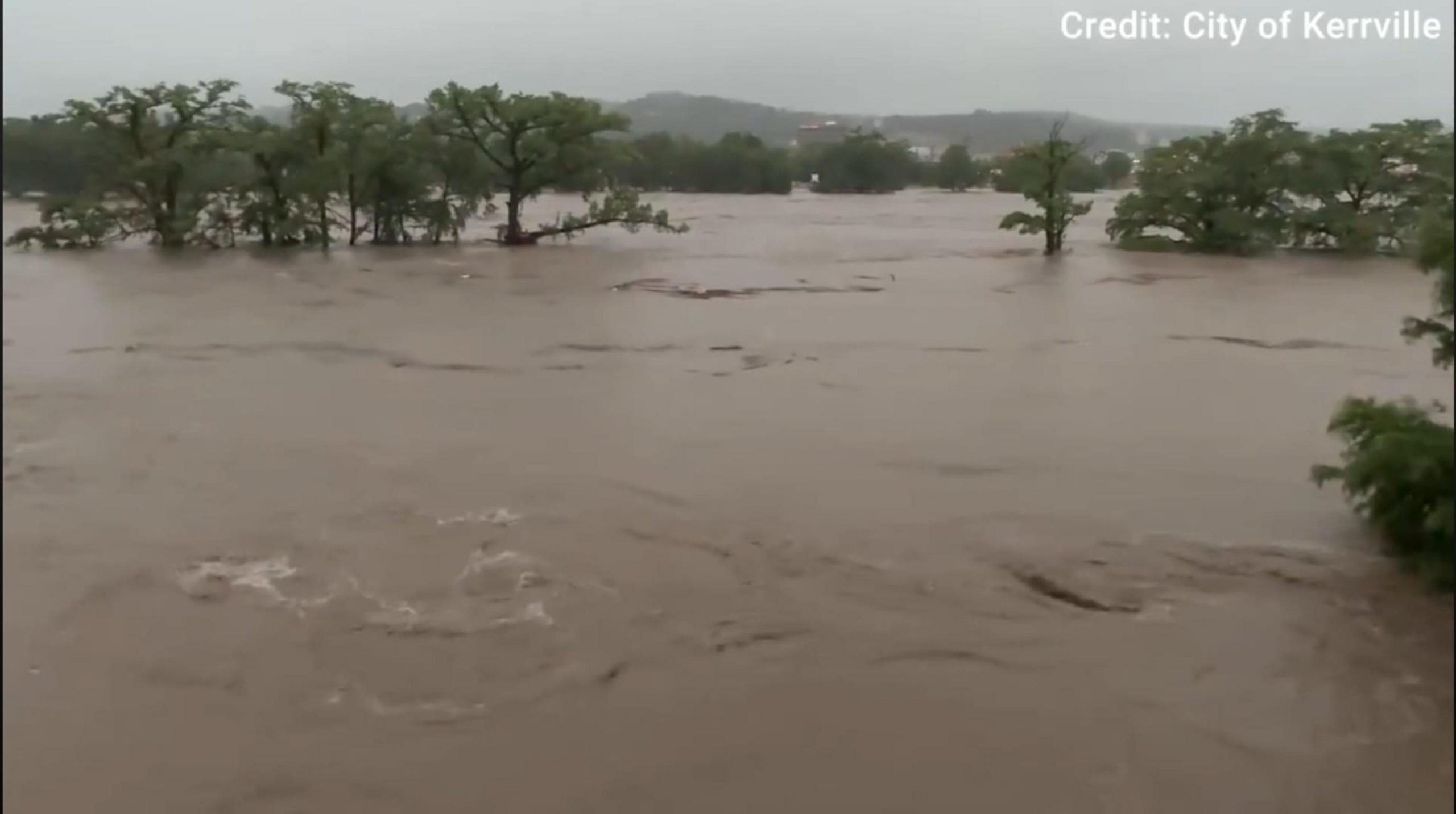 Texas, almeno 24 morti e 23 dispersi per l’esondazione del fiume Texas, almeno 24 morti e 23 dispersi per l’esondazione del fiume