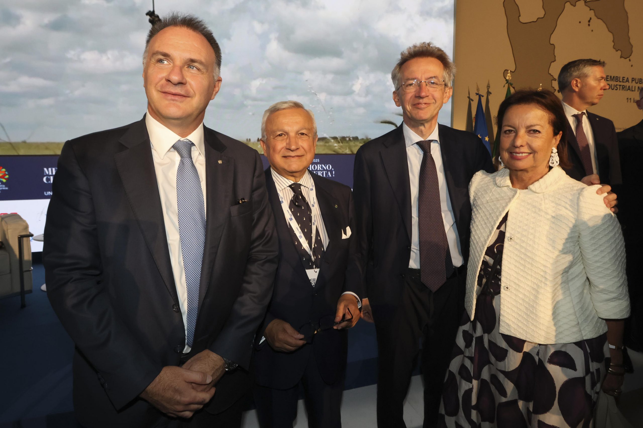 Il Sud riparte dalla Zes, Meloni: “Può diventare locomitiva” Il Sud riparte dalla Zes, Meloni: “Può diventare locomitiva”