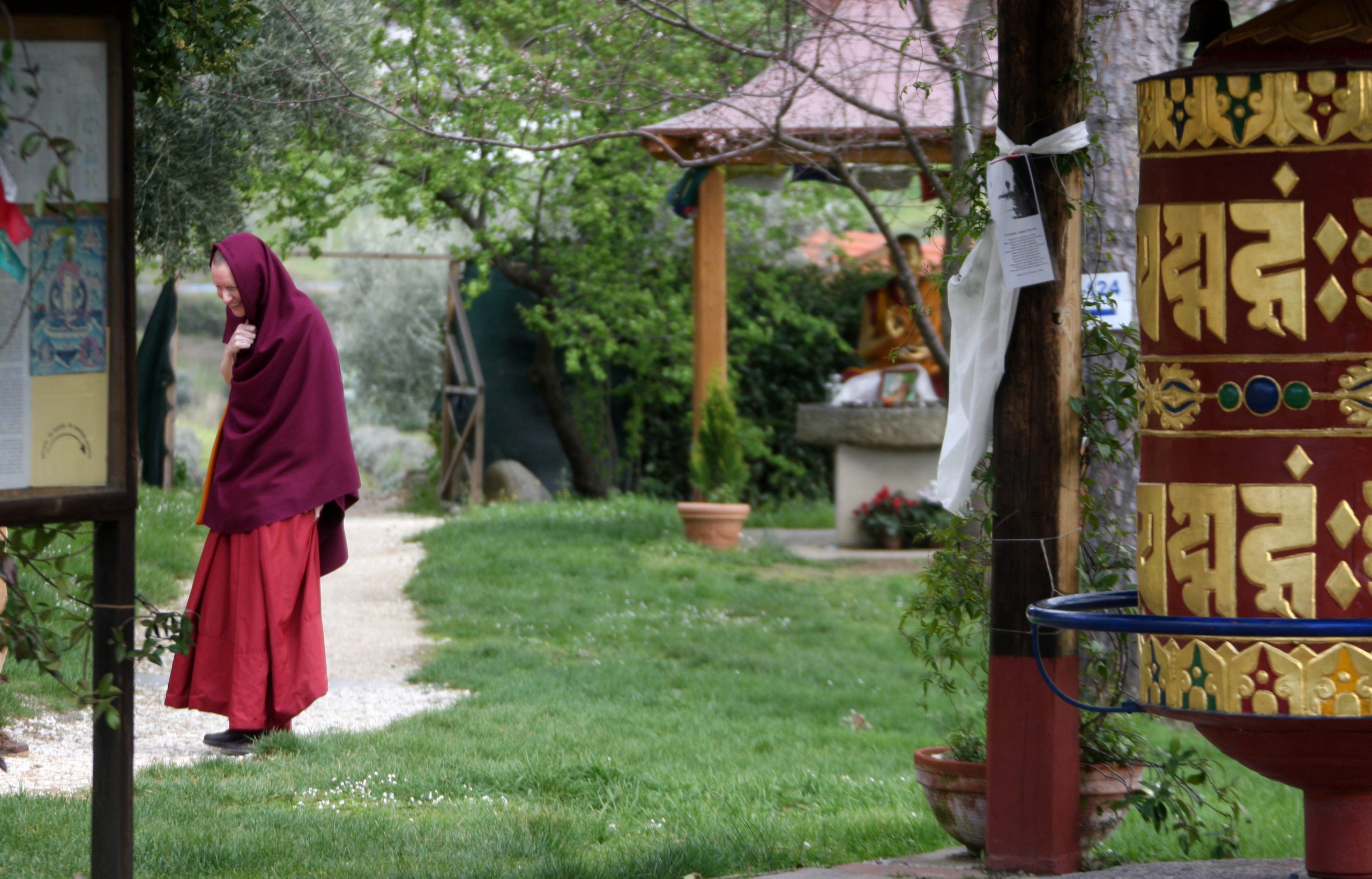 Seduceva i monaci buddhisti e li ricattava: lo scandalo in Thailandia Seduceva i monaci buddhisti e li ricattava: lo scandalo in Thailandia