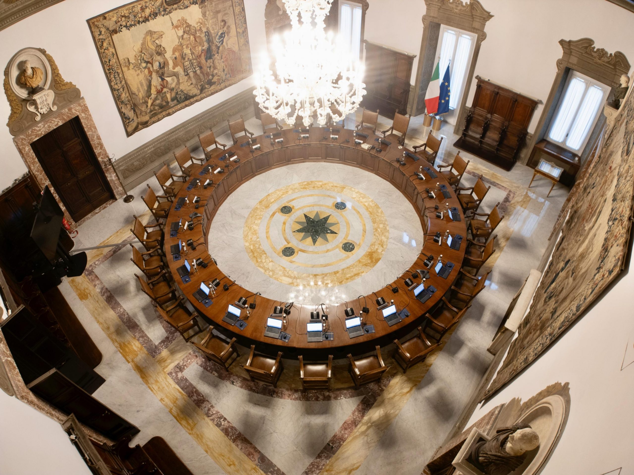 La strategia del governo contro il sovraffollamento carcerario La strategia del governo contro il sovraffollamento carcerario