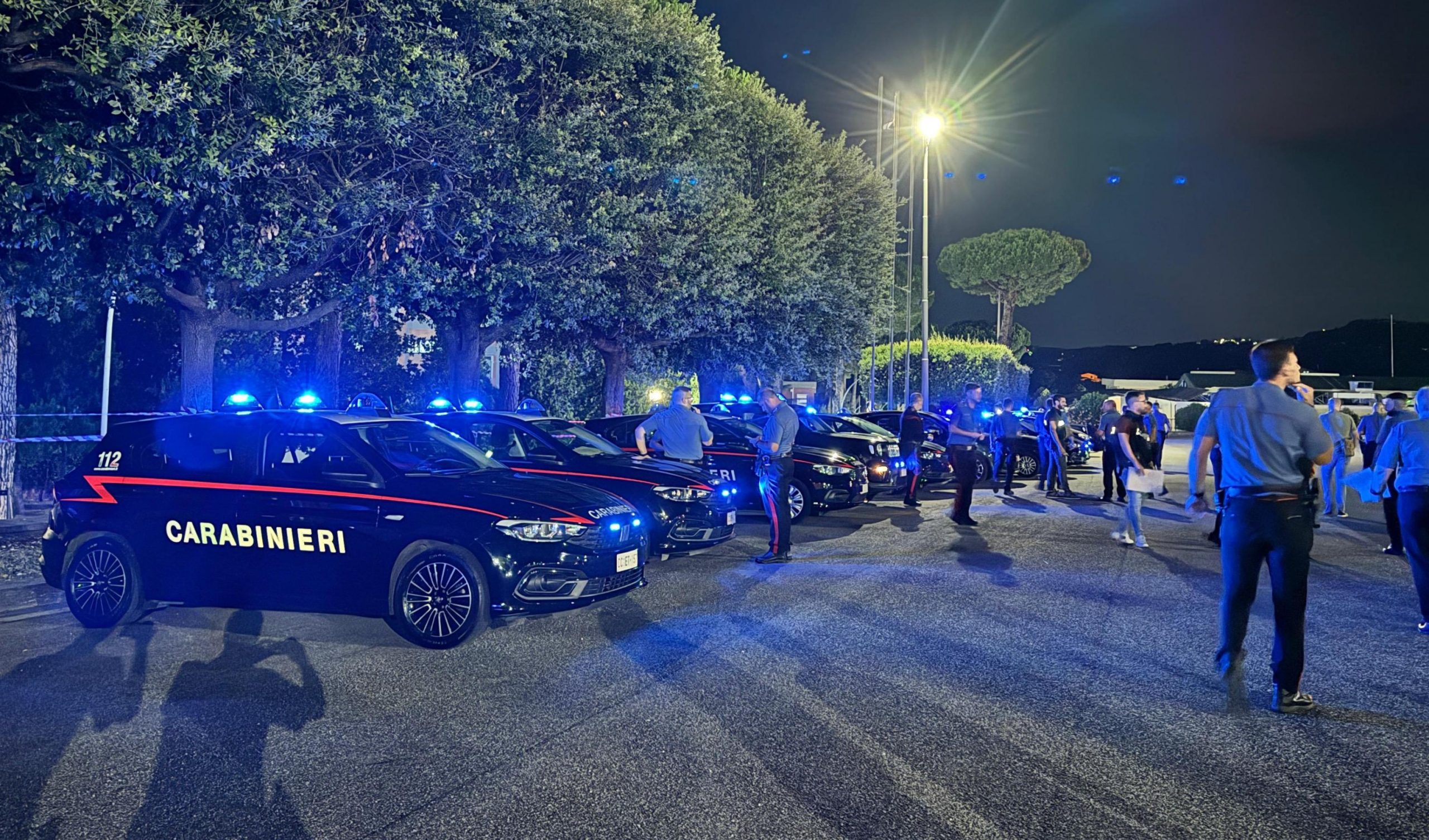 roma spara due feriti ad acilia e cinecitt224