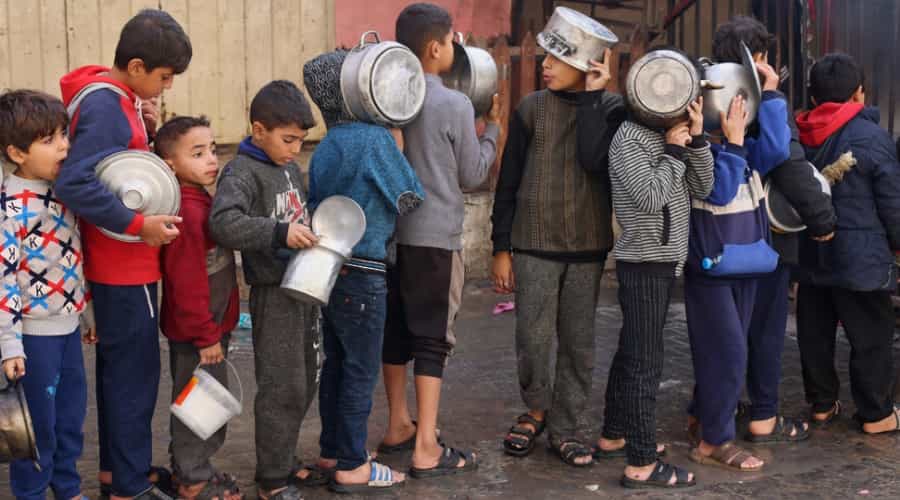Colpo devastante di Israele alla distribuzione degli aiuti a Gaza Colpo devastante di Israele alla distribuzione degli aiuti a Gaza