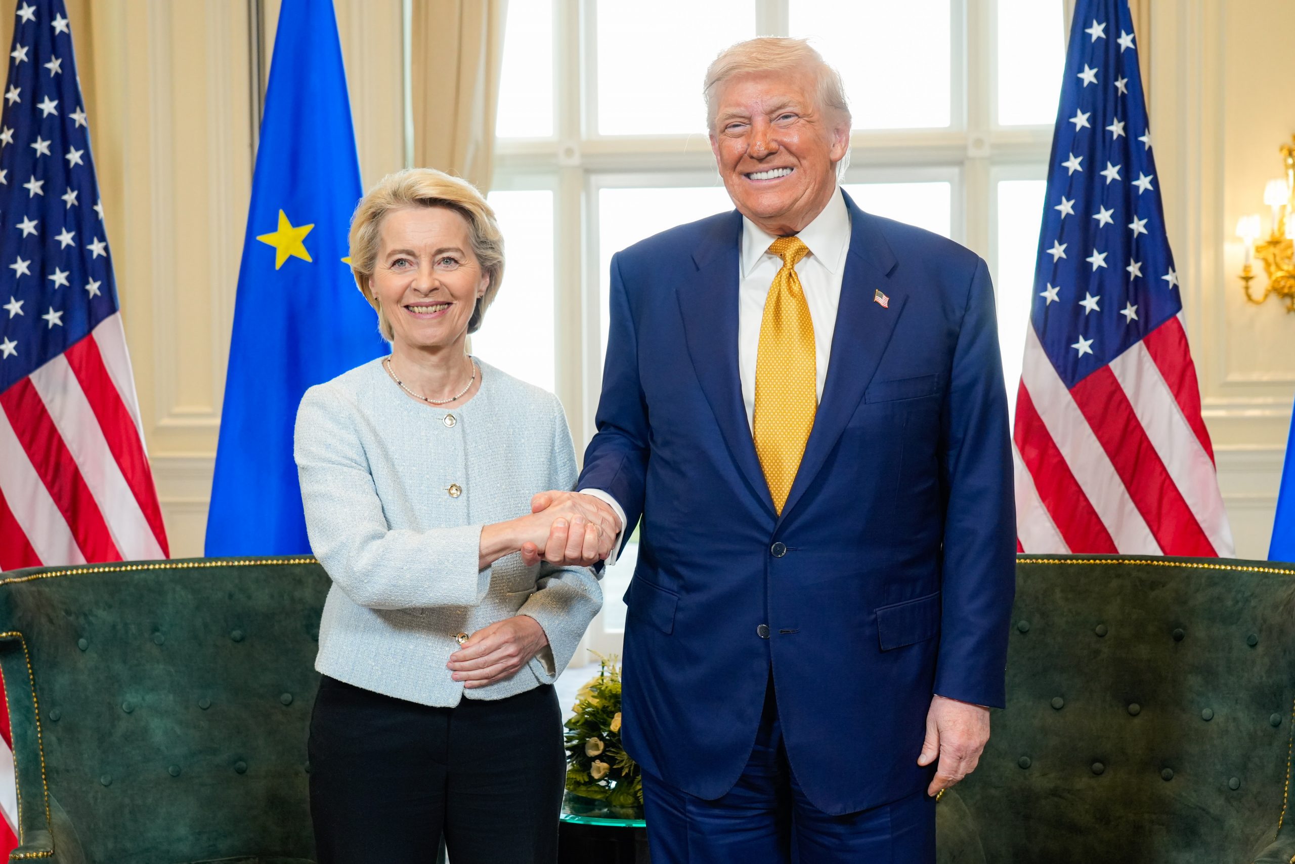 La voce del padrone fa scricchiolare l’Europa La voce del padrone fa scricchiolare l’Europa