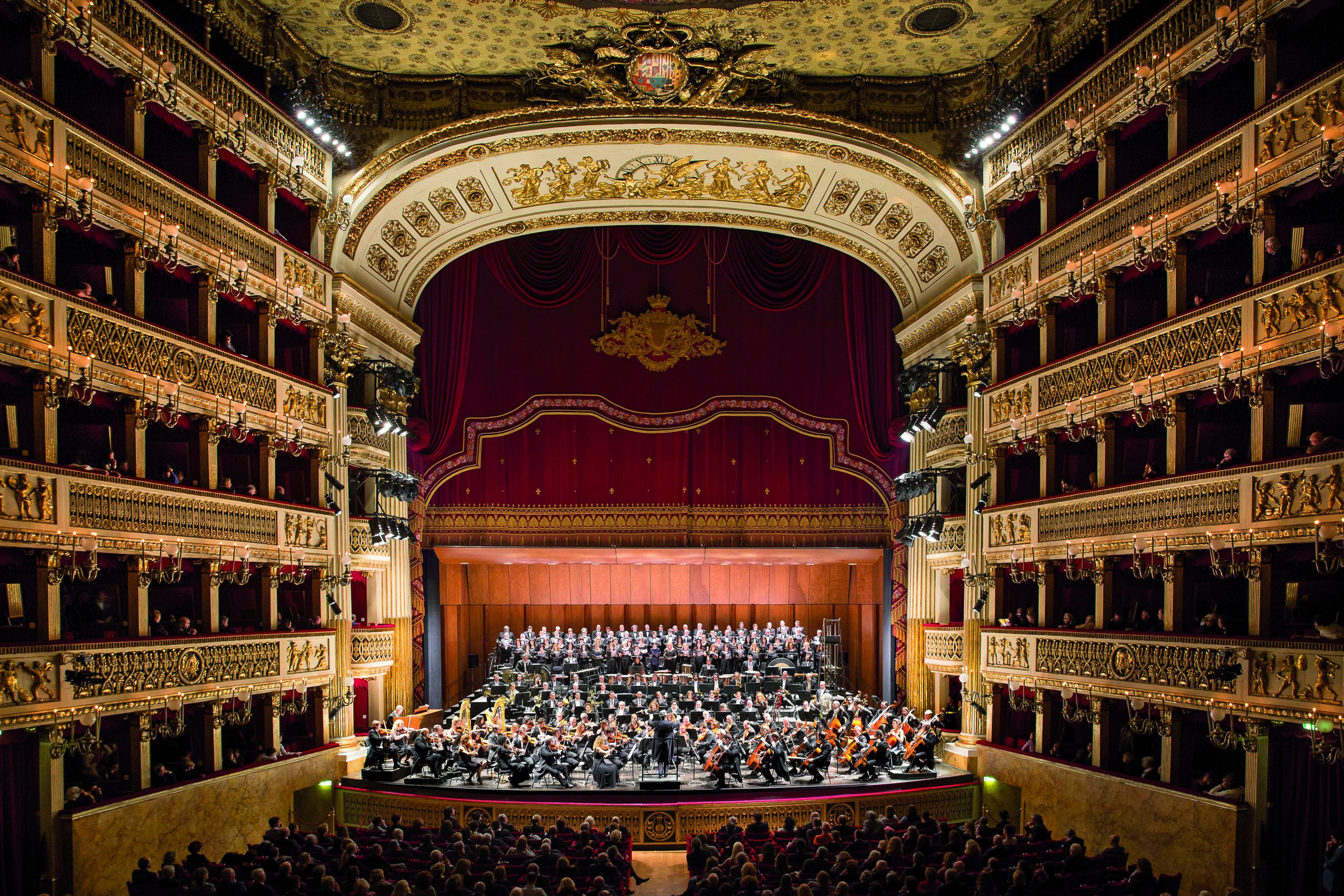 San Carlo di Napoli: il “figliettismo”, i favori, le denunce San Carlo di Napoli: il “figliettismo”, i favori, le denunce