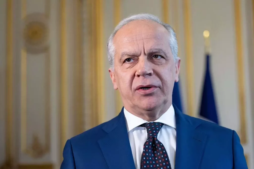 Piantedosi cacciato dalla Libia insieme alla delegazione Ue per “violazione delle convenzioni internazionali” Piantedosi cacciato dalla Libia insieme alla delegazione Ue per “violazione delle convenzioni internazionali”