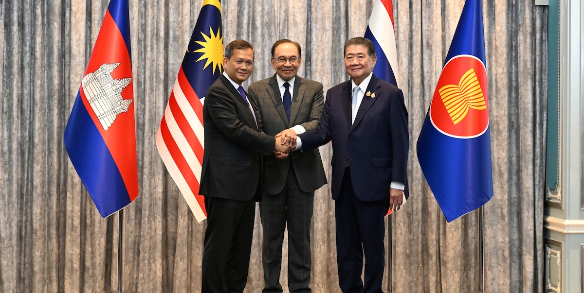 Thailandia Cambogia, cessate il fuoco dopo gli scontri per i confini e lo “zio” al telefono Thailandia Cambogia, cessate il fuoco dopo gli scontri per i confini e lo “zio” al telefono