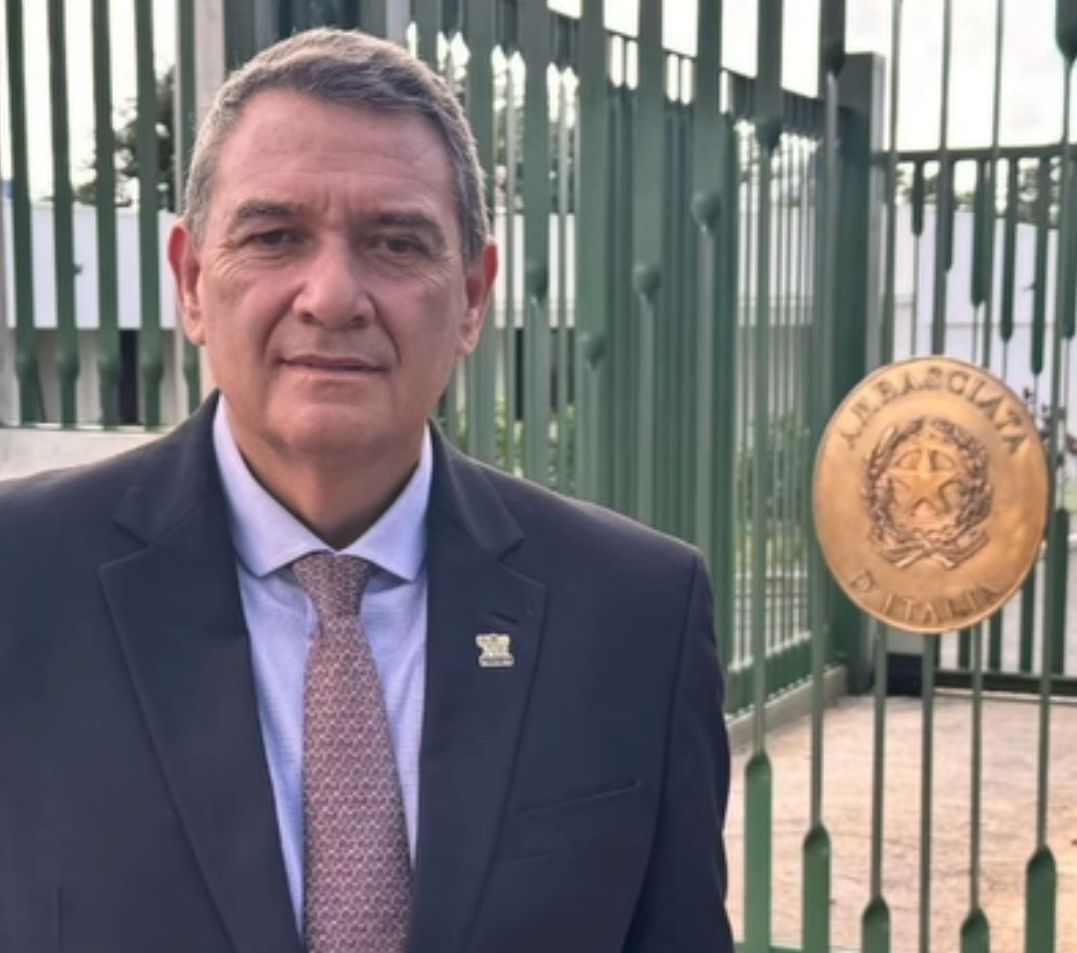 Brasile vs Italia, il sindaco Agnaldo Filippi accusa: Meloni, Tajani e Parlamento fanno parte di una “setta” Brasile vs Italia, il sindaco Agnaldo Filippi accusa: Meloni, Tajani e Parlamento fanno parte di una “setta”