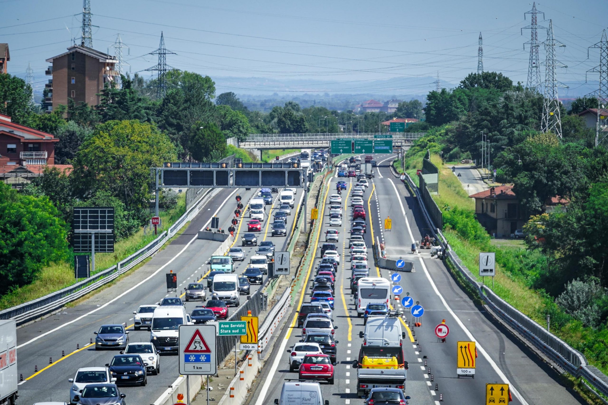 Esodo estivo, weekend da bollino nero: oggi il giorno più critico 13 milioni in viaggio