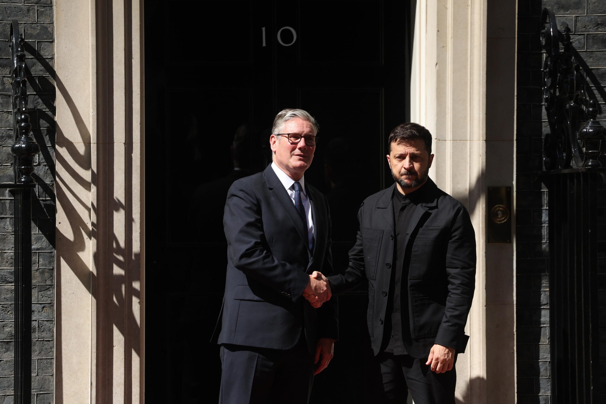 starmer vede zelensky a londra