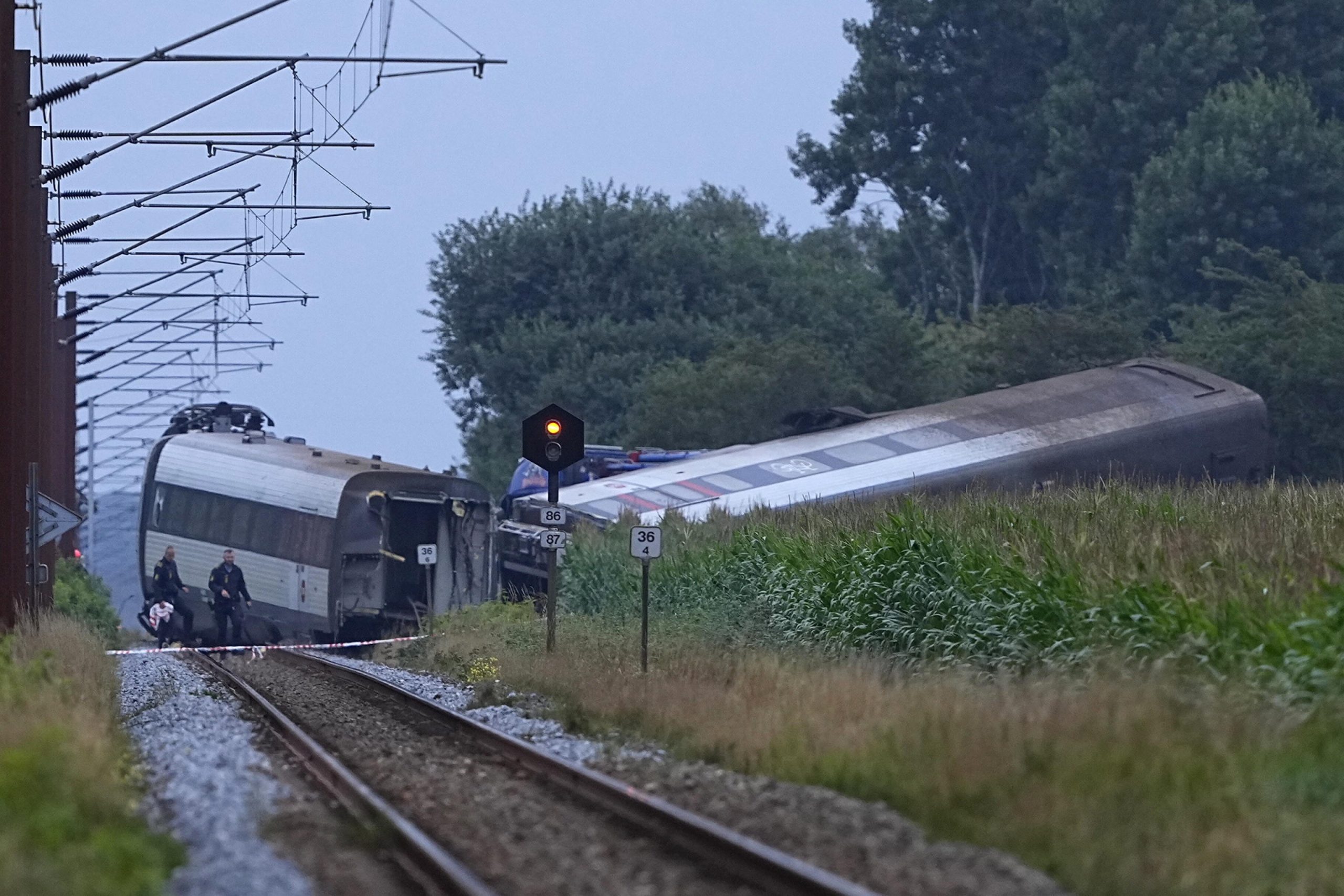 Incidente ferroviario a Trento, carro merci contro regionale