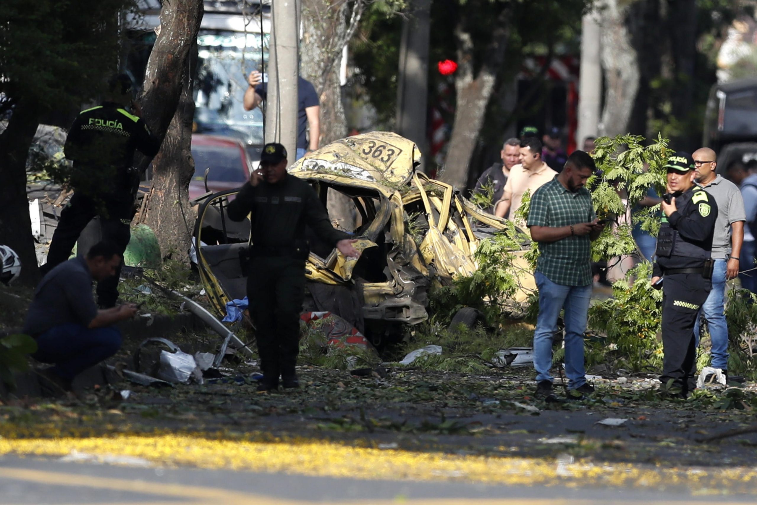 attentato in colombia 17 morti tra antioquia e cal236