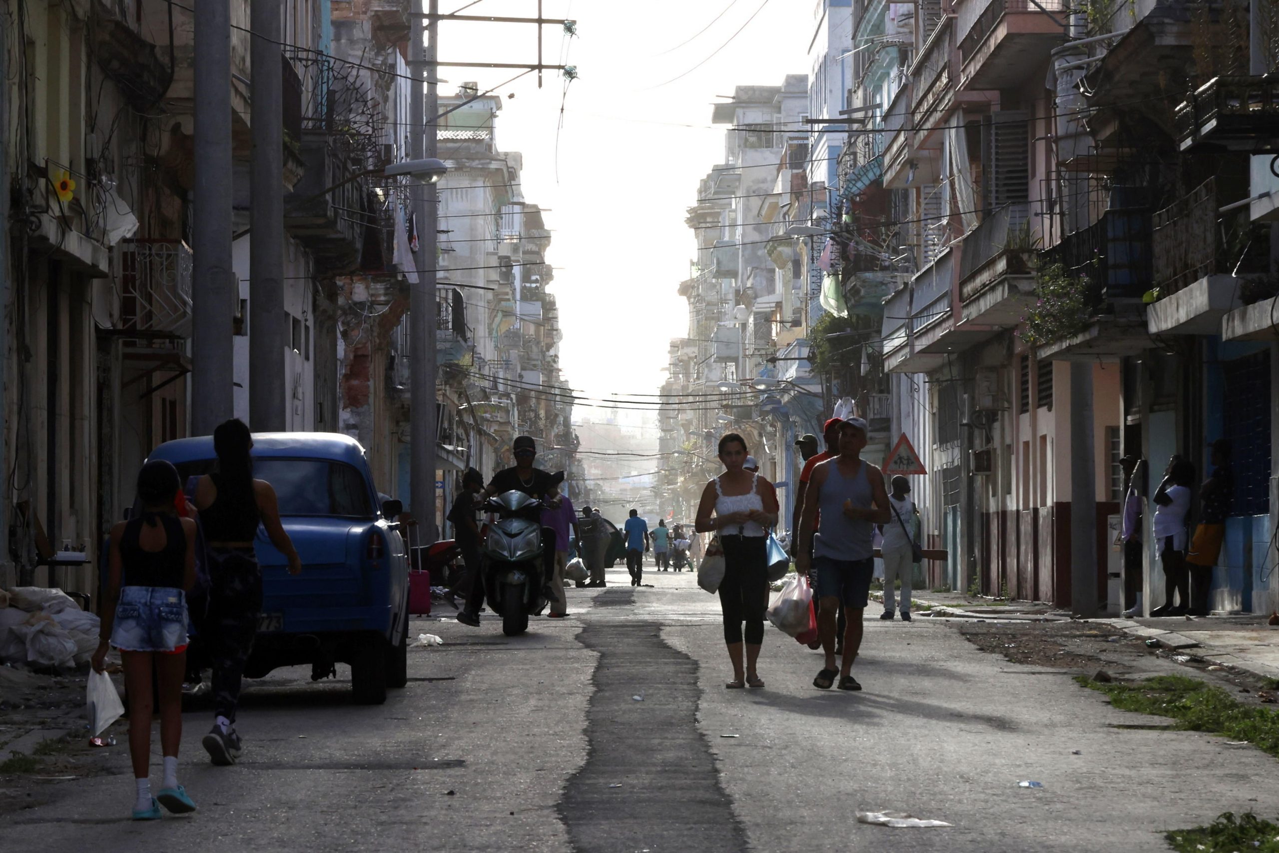 Cuba, fallimento rivoluzione: blackout, repressione e fuga di massa Cuba, fallimento rivoluzione: blackout, repressione e fuga di massa