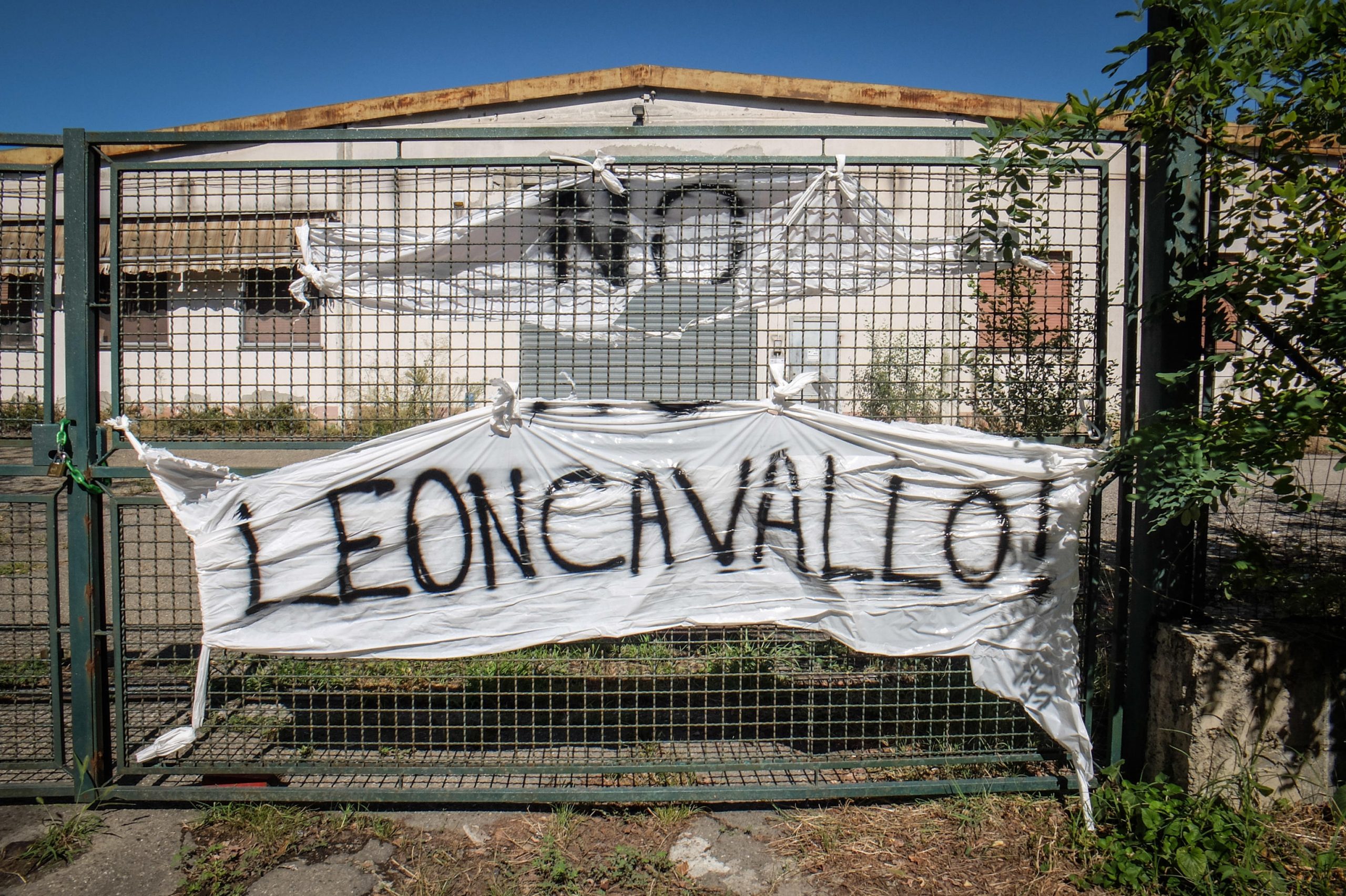 sgombero leoncavallo sala non si arrende