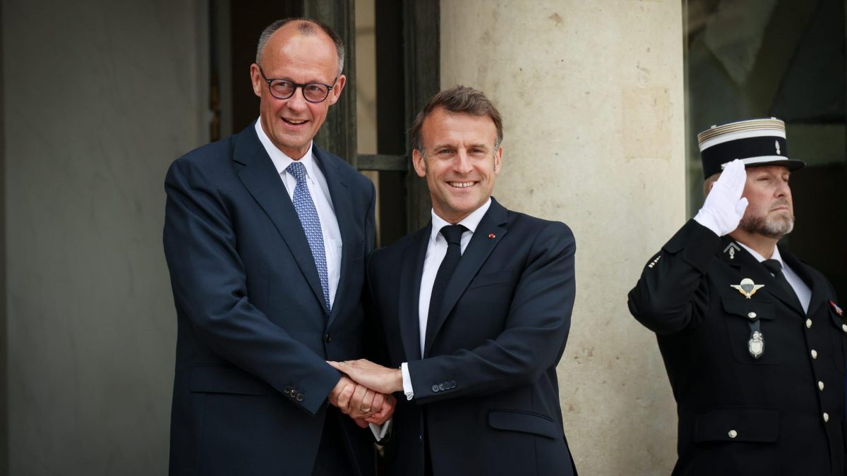 Così Macron e Merz vogliono dettare i tempi a Putin Così Macron e Merz vogliono dettare i tempi a Putin