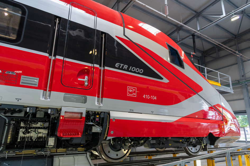 a ferragosto fs svela il nuovo frecciarossa 1000