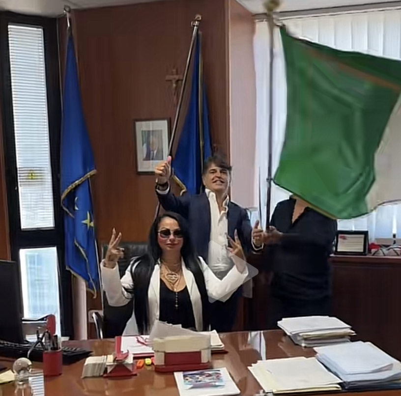 rita de crescenzo in consiglio regionale il video con di fenza fa esplodere i social