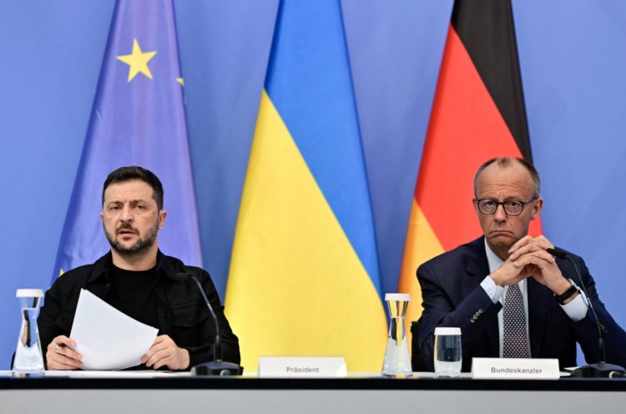 trump cerca una strada ma avverte putin l8217europa pianta paletti