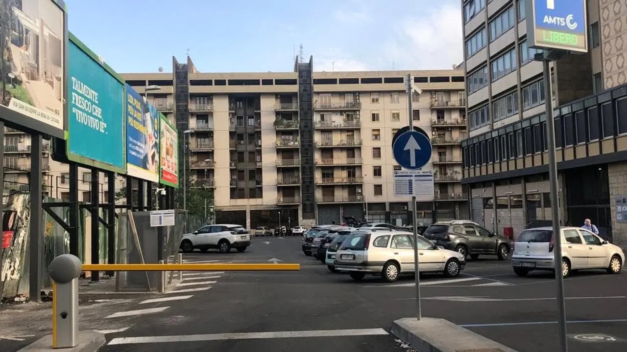 Omicidio a Catania, accoltellato un posteggiatore abusivo: fermato l’assassino Omicidio a Catania, accoltellato un posteggiatore abusivo: fermato l’assassino