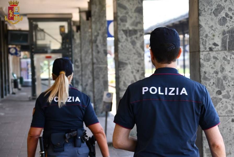 viaggiare sicuri i controlli della polfer nelle stazioni di piemonte e valle d8217aosta